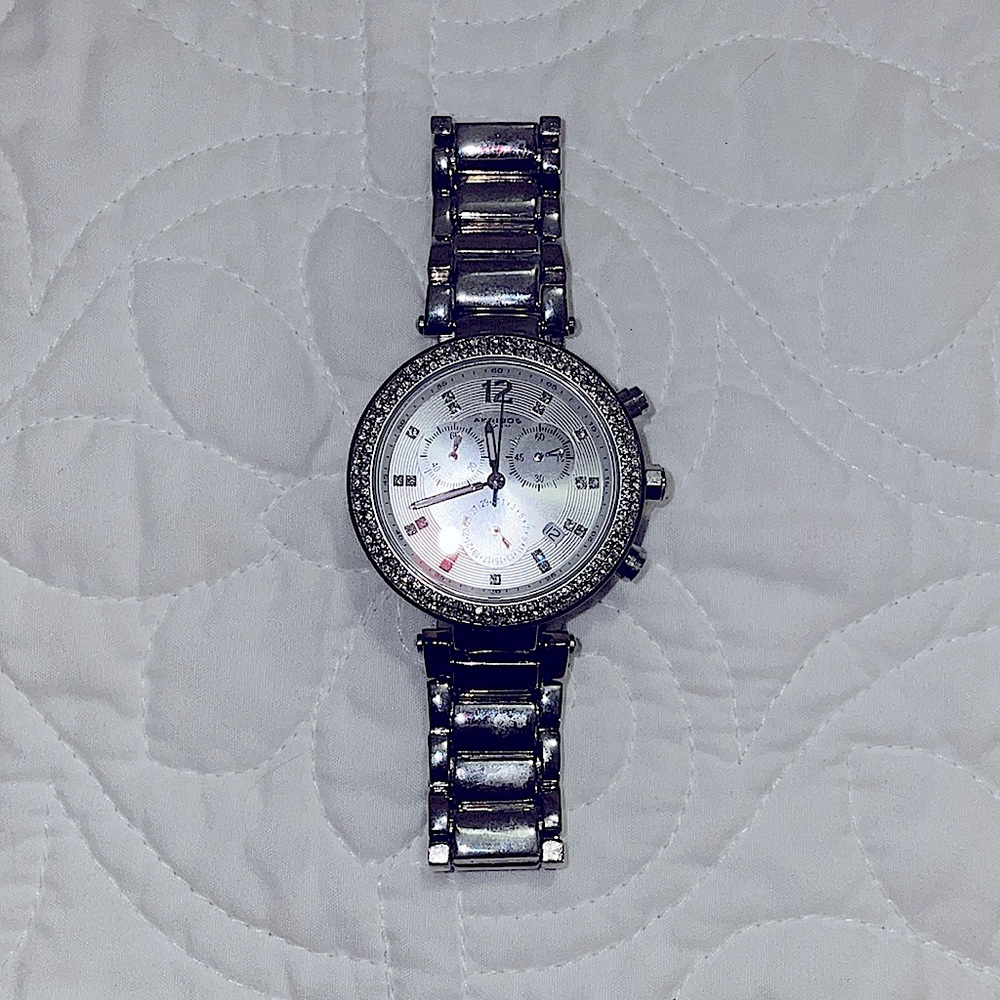 Gorgeous Akribos women’s watch